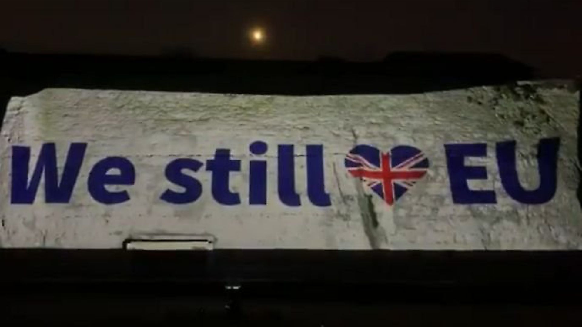A message is projected on to the White Cliffs of Dover which reads 'we still <3 EU'. Photograph: Antony Hook/Twitter.