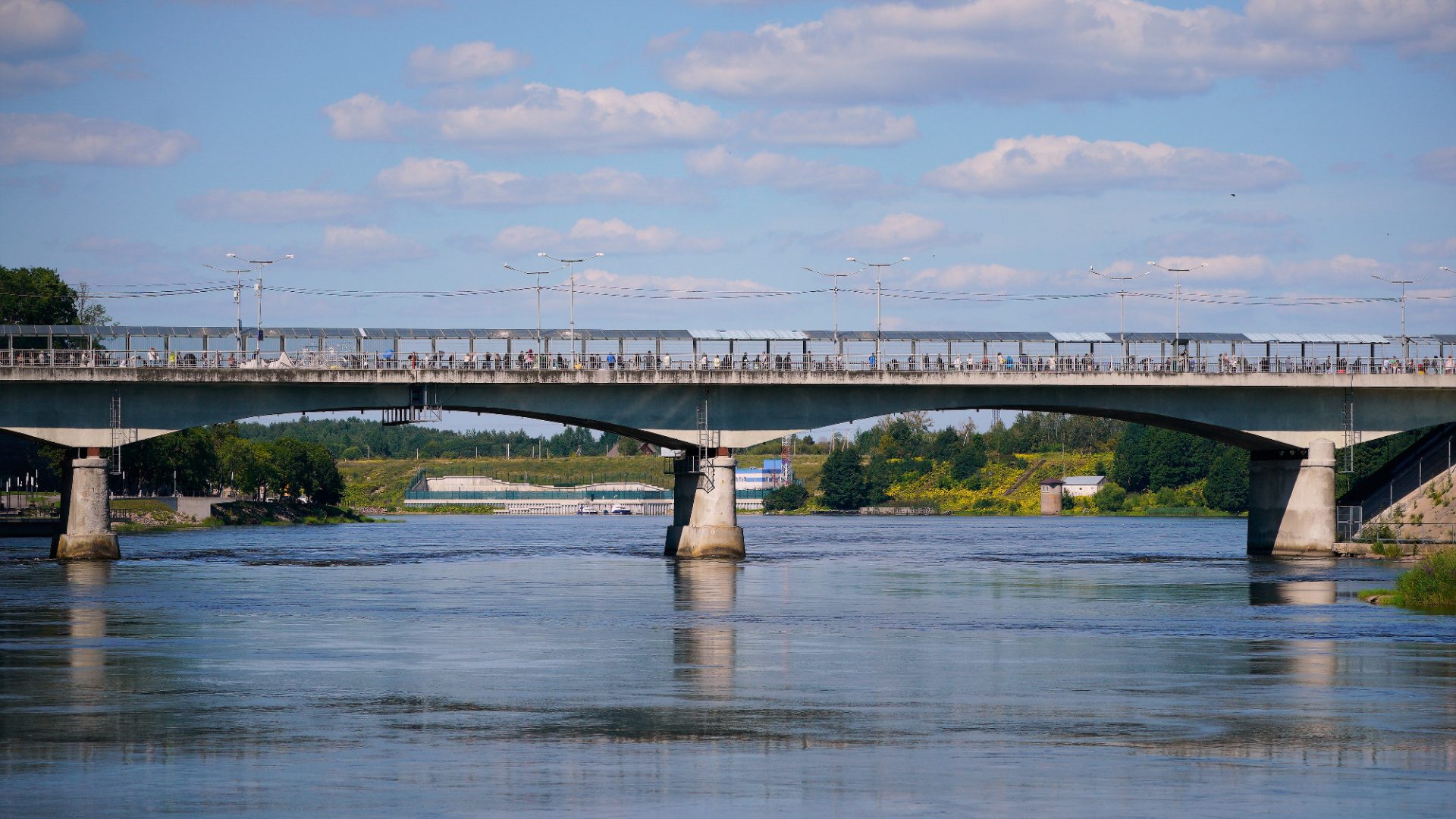 Only people with visas can now cross the river into Russia from Narva, the Estonian city that is over 90% Russian-speaking. Photo: Jaap Arriens/NurPhoto/Getty