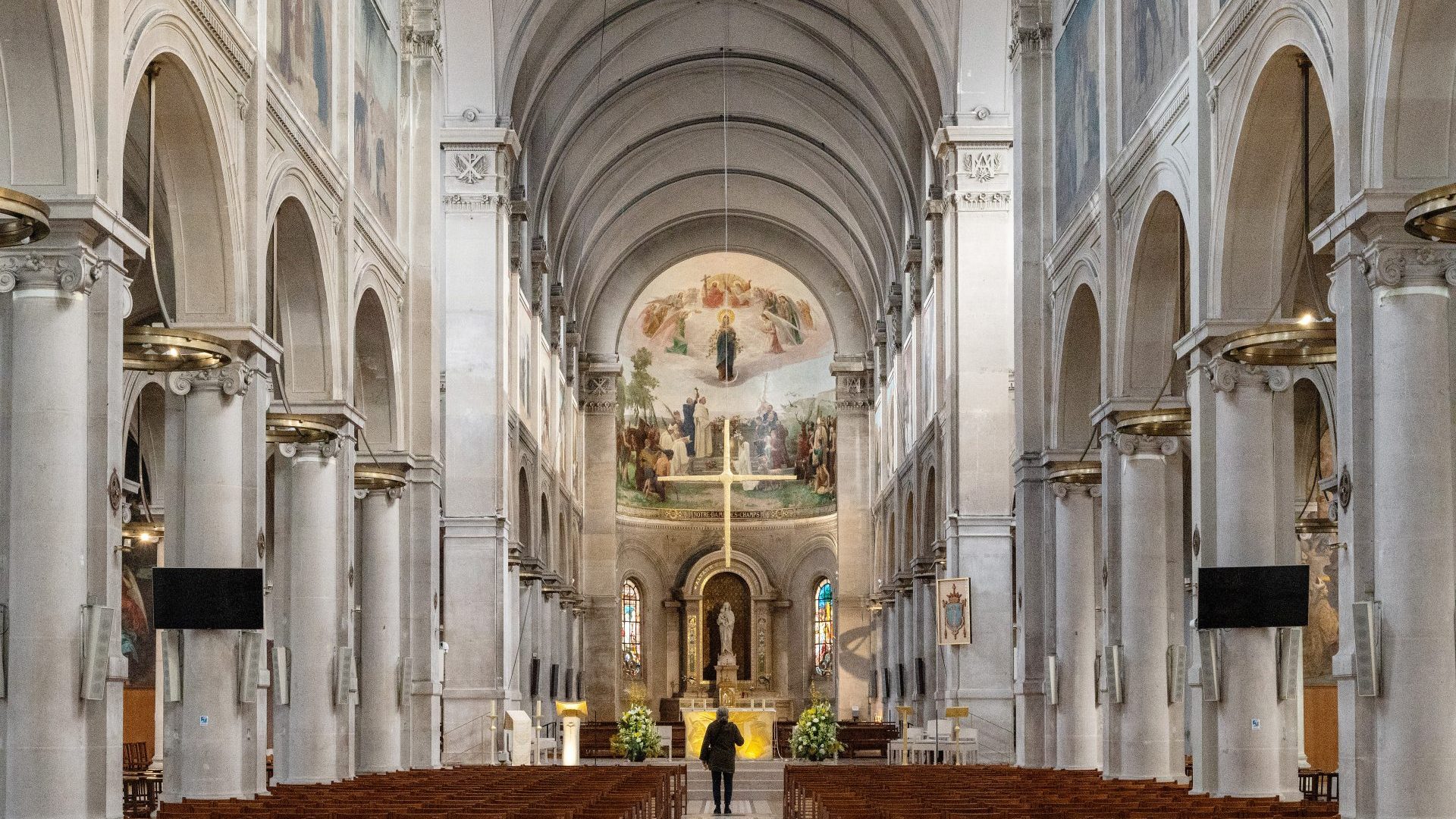 The newly restored central nave of Notre Dame. Photo: RICCARDO MILANI/Hans Lucas/AFP/GETTY