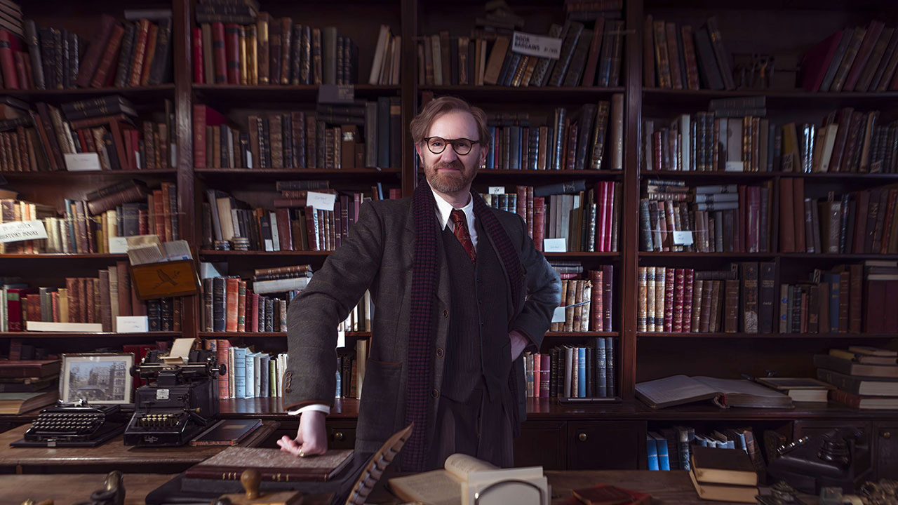 Mark Gatiss as Gabriel Book in his new 1940s-set drama, Bookish, which can be seen on U&Alibi. IMAGE: ALIBI