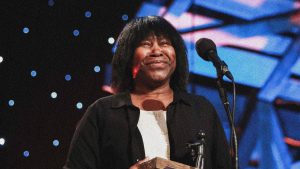 Joan Armatrading receives the Lifetime Achievement Award at the BBC Folk Awards at Royal Albert Hall (2016). Photo by Christie Goodwin/Redferns