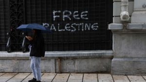  People take part in a protest against Israel's naval attack on the Global Sumud Flotilla outside the Ministry of Foreign Affairs in Athens. Photo: Costas Baltas/Anadolu via Getty Images
