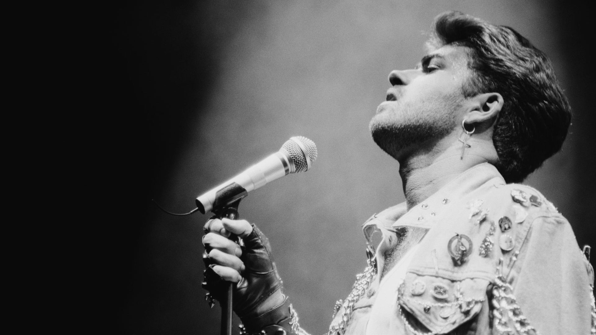 George Michael performing during the Japanese/Australasian leg of his Faith world tour, February-March 1988. Image: Michael Putland/Getty
