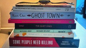 Instagram has given bibliophiles a new way to broadcast their reading habits. Image: TNW